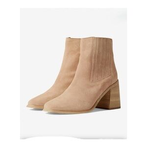 Andre Assous Naia Boot in Beige Suede NWT